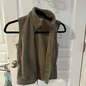 Columbia light green Fleece Vest GUC